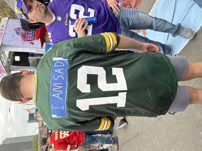 This fan, Alex Wisecup of Gardner, Kan., pretty much sums up the feelings of all Green Bay Packers fans. (AllTitans.com photo by Tom Brew)